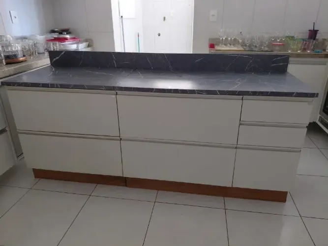 02 GABINETE BALCÃO MDF COM PORTA BASCULANTE e GAVETAS PARA COZINHA