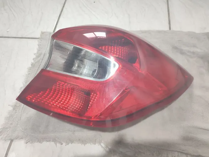 Lanterna Traseira Lado Direito, Completa. Ford KA HATCH, Original. 
