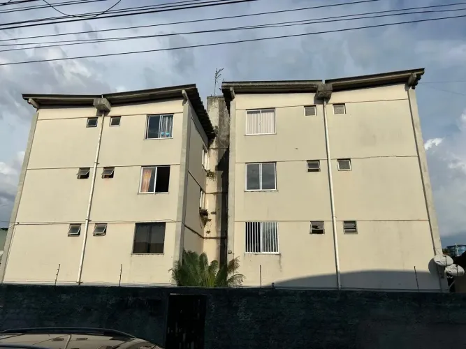Vendo Apartamento 2/4 edifício Bali, próximo a BR e ao shoping Castanheira