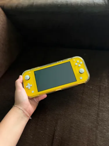 Nintendo Switch Lite excelente estado