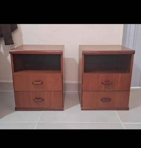 Mesa de cabeceira madera