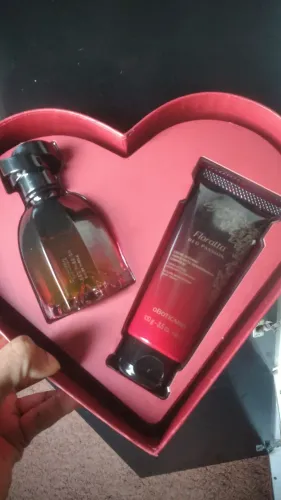 Perfume e hidratante 