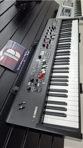 Teclado Yamaha YC73 - SEMINOVO - Aceitamos Trocas - Dividimos em até 12x (YC-73)