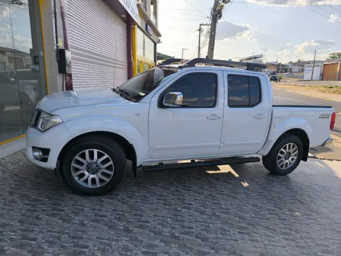 Nissan Frontier SL CD 4X4 2.5tb Diesel AUT 2015