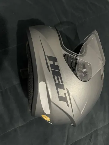 Capacetes e acessórios para moto