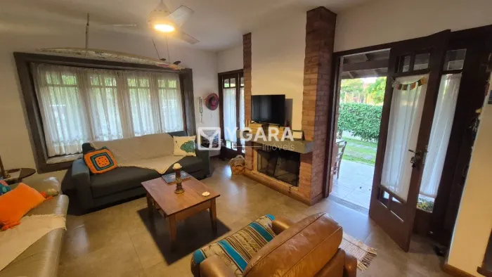 Casa Mobiliada para Locação Anual no Centro de Garopaba/SC