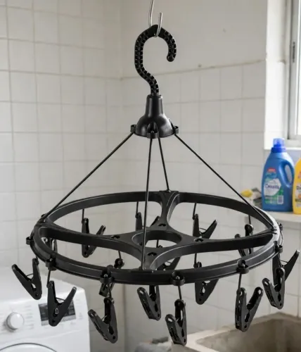 2 mini varais redondos suspensos (para meias e roupas íntimas)16 prendedores,