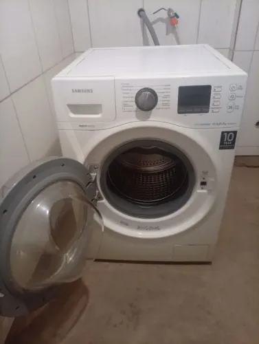 Samsung Lava e Seca EcoBubble WD106UHSAWQ (10,1 kg / 6 kg).
