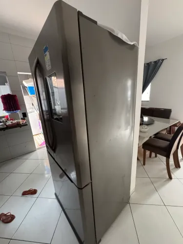 Vende-se geladeira Electrolux duas portas freezer embaixo, toda original