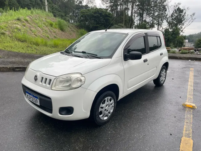 Fiat Uno Vivace/rua 1.0 EVO Fire Flex 8V 5P 2012