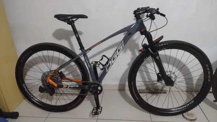 Bike Oggi 7.3 pouco usada tamanho 15.5 configuração toda chimano deore caseti 12  10×51