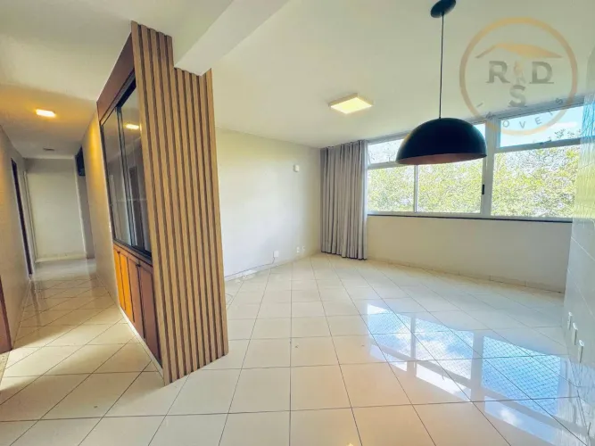 SQS 406/ ASA SUL/ 3 QUARTOS/ ELEVADOR/ NASCENTE/ VAZADO/ 89 m²