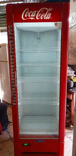 Cervejeira expositora personalizada Coca cola 