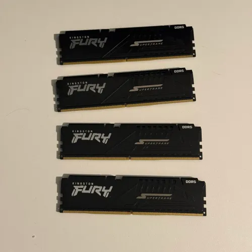 32GB (4x8) DDR5 5600 Kingston Fury [NA GARANTIA]