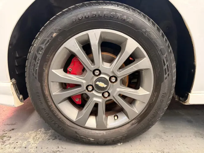 Chevrolet Onix Hatch Effect 1.4 8V Flex Power Mec. 4P 2015