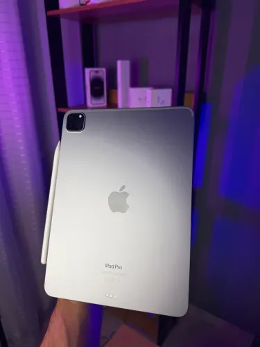 iPad Pro | Chip M2 | 4ª geração | 128gb com Apple Pencil Pro e nota fiscal