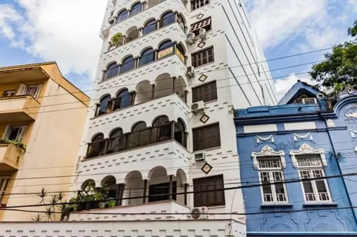 1 dormitório,andar alto,mobiliado, na Rua Sarmento Leite,Cidade Baixa