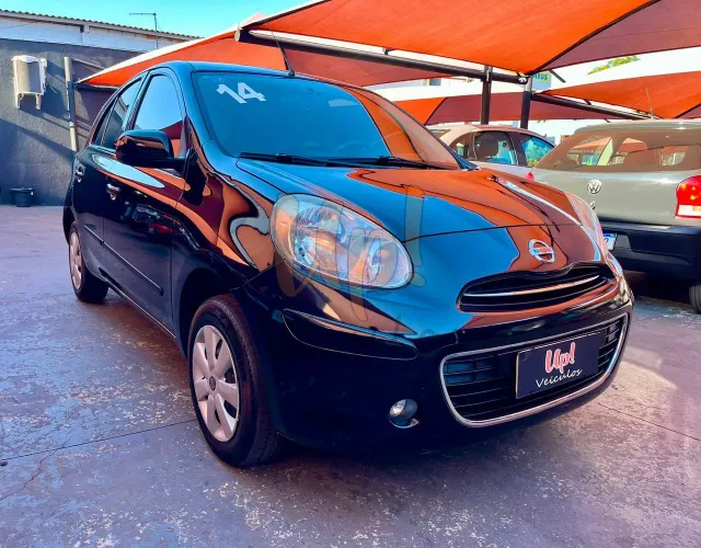 Nissan March 1.0 12V Flex 5P 2014