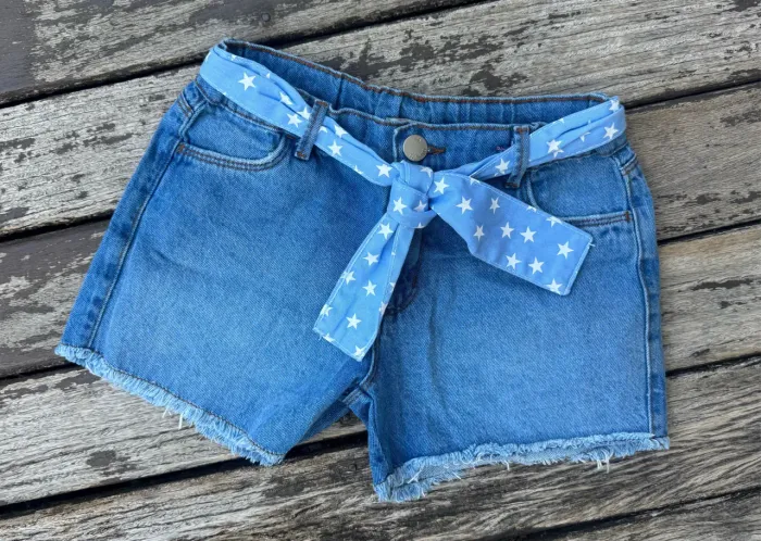 Short jeans 10 anos cinto estrelinhas novo