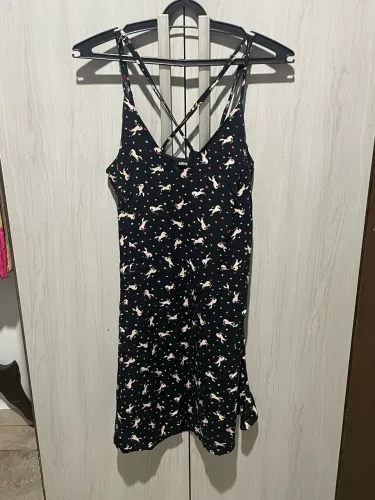 vestido preto estampado