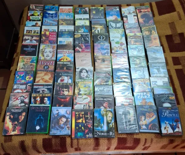 Vendo 80 dvds (paralelos) - todos por $ 45,00