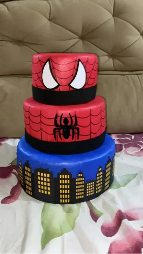 Bolo fake homem aranha