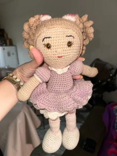Boneca amigurumi crochê