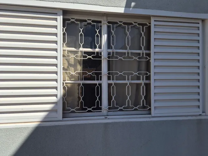 VENDO JANELA