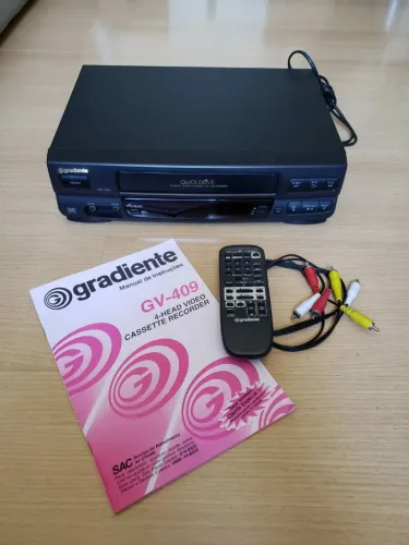 Vídeo Cassete Gradiente GV-409 com controle e manual