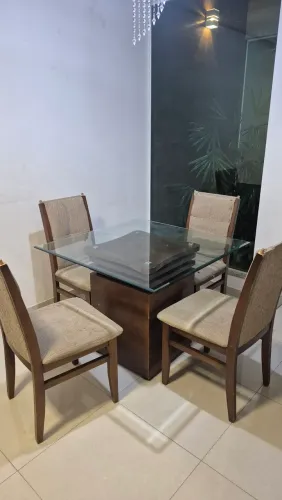 MESA 4 CADEIRAS