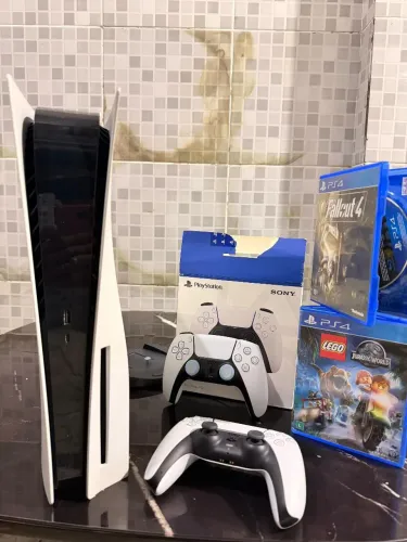 Ps5 com Leitor Disco 2 controles novinho