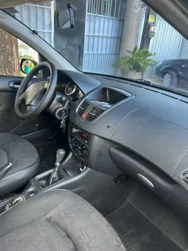 Peugeot 207 Sedan Passion XR 1.4 Flex 8V 4P 2011