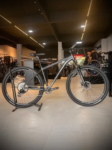 Bicicleta Absolute Seminova