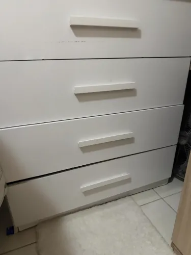Cômoda mdf branca espaçosa