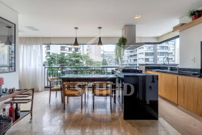 Apartamento para locação de 290,00m² útil, com 4 quartos e 5 vagas no Campo Belo!