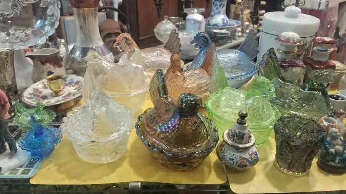 Coleção de manteigueiras em vidro galinhas em perfeito estado de conservação