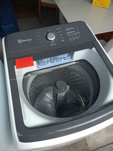MÁQUINA DE LAVAR ROUPA 18KG ELETROLUX 220W