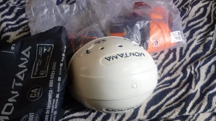 Vendo esse cinto de segurança esse capacete Montana