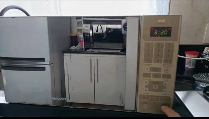 Microondas 30 litros espelhado Brastemp
