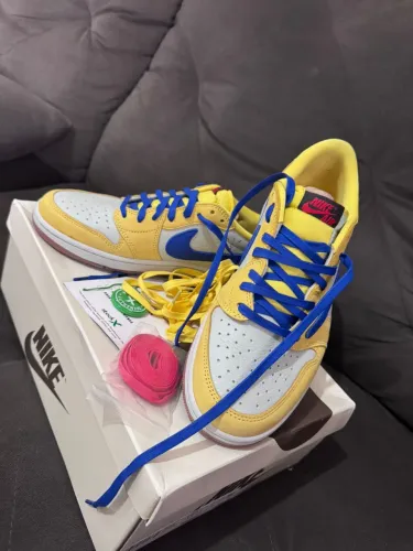 Air Jordan travis Scott canary 