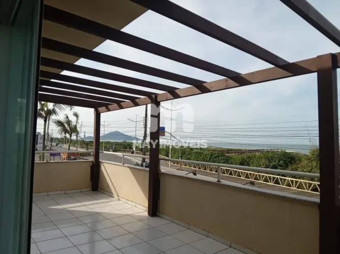 Sobrado com 2 dormitórios no Centro - Navegantes/SC