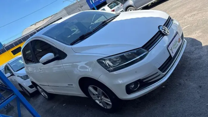 Volkswagen Fox Highline 1.6 Flex 16V 5P 2015