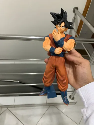 Goku 29 cm colecionável