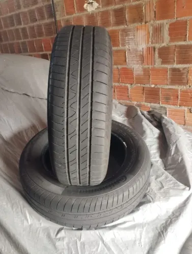 Par de pneu original perfil 185/65 R15 continental 
