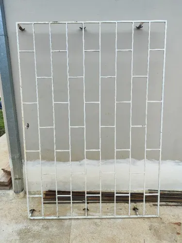 Grade de ferro para chumbar 169,5 x 120 cm