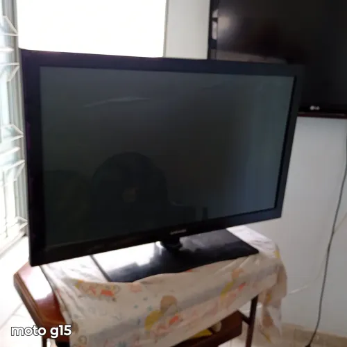 TV Samsung 42 polegadas tela quebrada vende-se para tirar peças