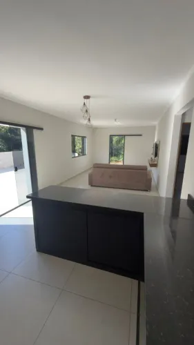 Chácara à venda - 1.200 m² com riozinho, água de mina e casa nova