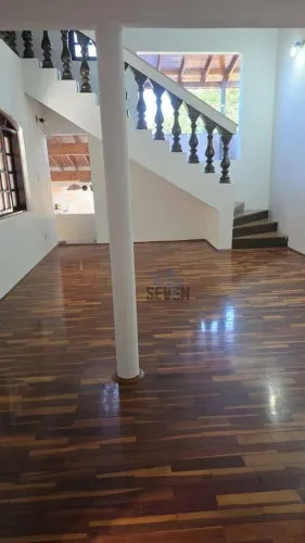 CASA NO CONDOMÍNIO SAMAMBAIA / AV GETÚLIO VARGAS