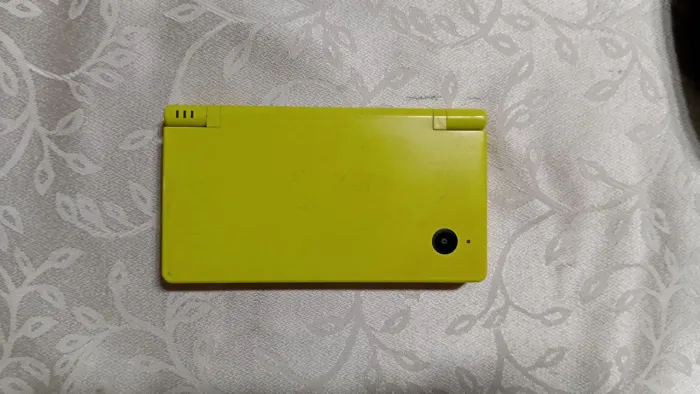 Nintendo DSi Lime Green + R4 com Jogos + Carregador Original