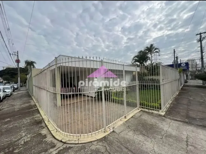Grades de ferro maciço 